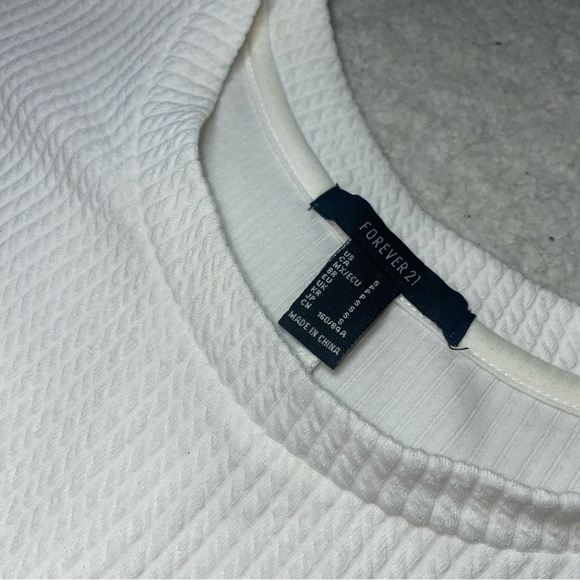 Forever 21 Cropped Sweater - Picture 3 of 4